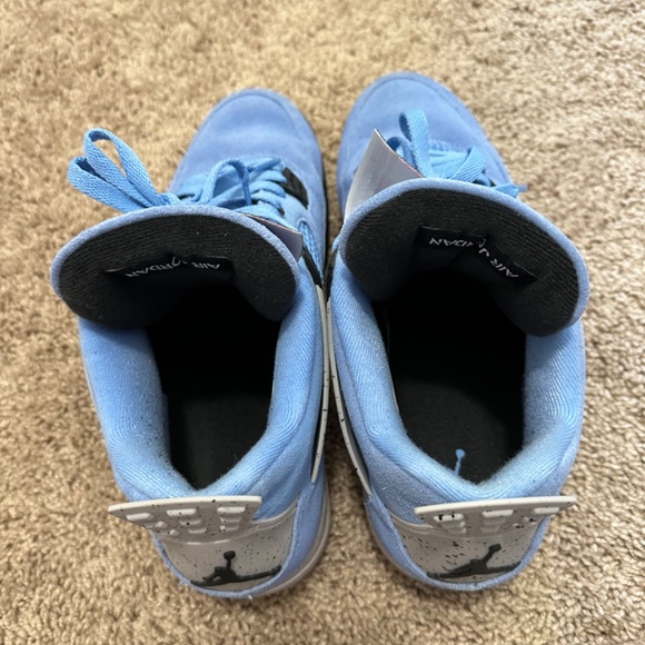 Jordan 4 University blue main image 6